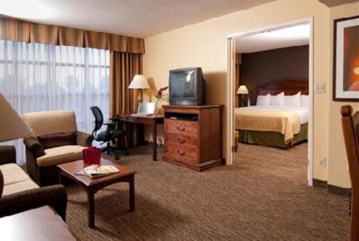 фото отеля Holiday Inn Hotel & Suites Anaheim 1 BLK Disneyland