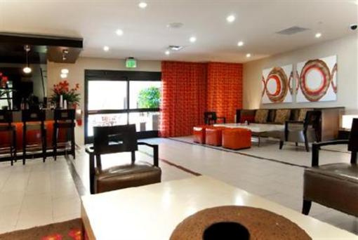 фото отеля Holiday Inn Hotel & Suites Anaheim 1 BLK Disneyland