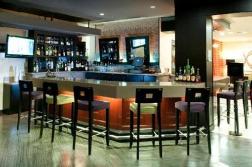 фото отеля Holiday Inn Hotel & Suites Anaheim 1 BLK Disneyland