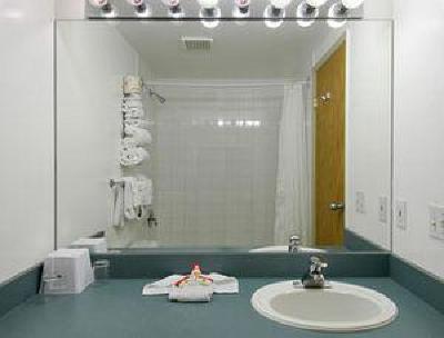 фото отеля Super 8 Motel - Calgary / Shawnessy