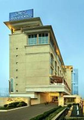 фото отеля Majestic Court Sarovar Portico