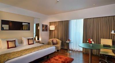 фото отеля Majestic Court Sarovar Portico