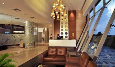 фото отеля Majestic Court Sarovar Portico