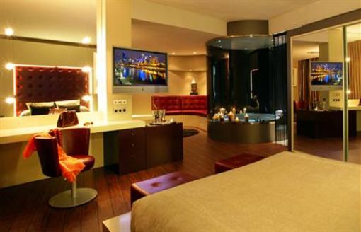 фото отеля Hotel Carlemany