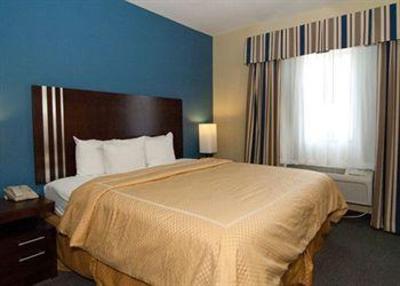 фото отеля Comfort Suites Airport North