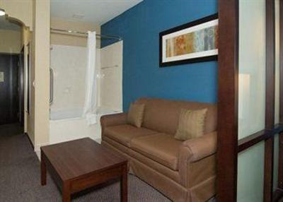 фото отеля Comfort Suites Airport North