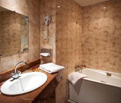 фото отеля Hotel Paris La Defense Princesse Isabelle Puteaux