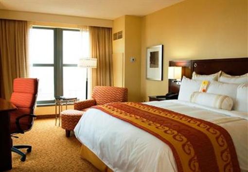 фото отеля Lancaster Marriott at Penn Square