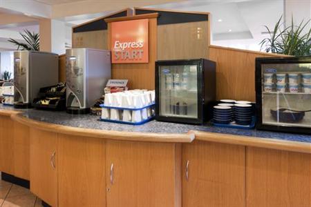 фото отеля Holiday Inn Express Edinburgh - Waterfront