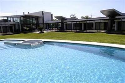 фото отеля Dazzler Camberland Hotel Pilar