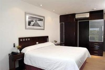 фото отеля Dazzler Camberland Hotel Pilar