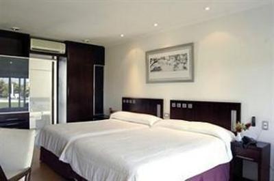фото отеля Dazzler Camberland Hotel Pilar
