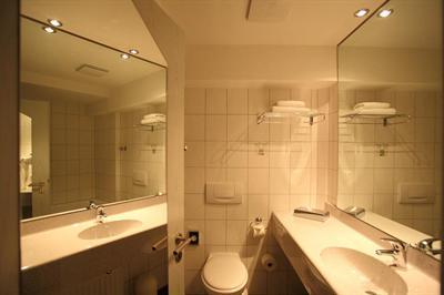 фото отеля Hotel Montana Guxhagen