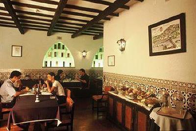 фото отеля Albergaria Rainha Santa Isabel Inn Obidos
