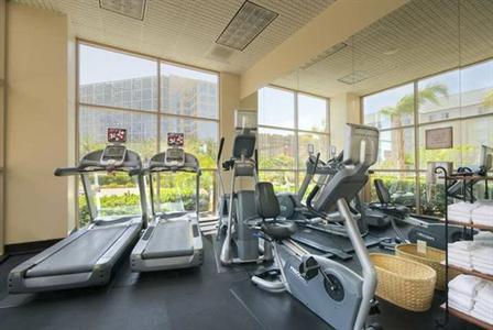 фото отеля Embassy Suites Anaheim South / Disneyland Resort
