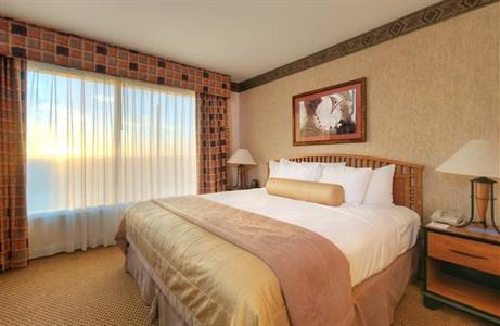 фото отеля Embassy Suites Anaheim South / Disneyland Resort