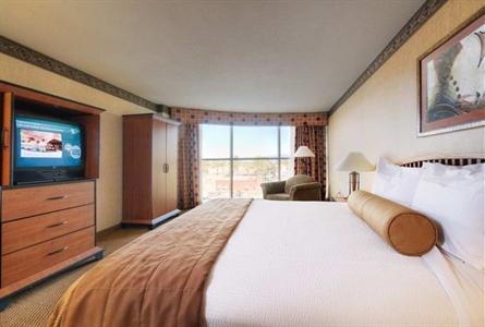 фото отеля Embassy Suites Anaheim South / Disneyland Resort