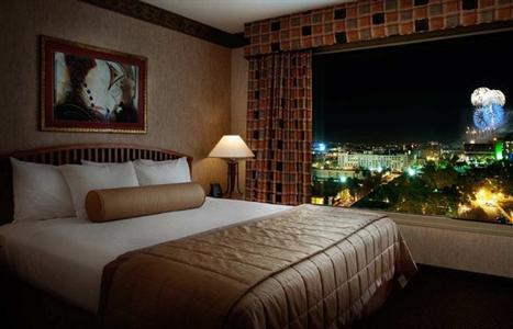 фото отеля Embassy Suites Anaheim South / Disneyland Resort