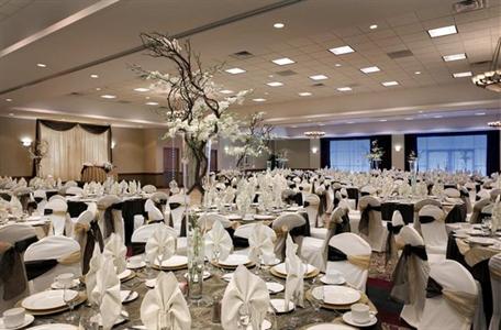 фото отеля Embassy Suites Anaheim South / Disneyland Resort