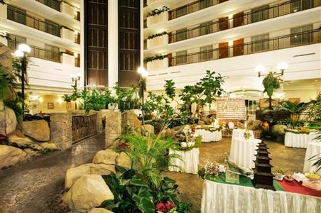 фото отеля Embassy Suites Anaheim South / Disneyland Resort