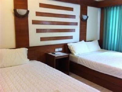 фото отеля Black & White Guesthouse & Minimart