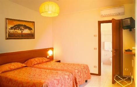 фото отеля Hotel Rosengarten Pavia