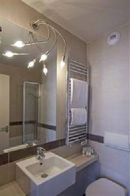 фото отеля Vivaldi Hotel Puteaux