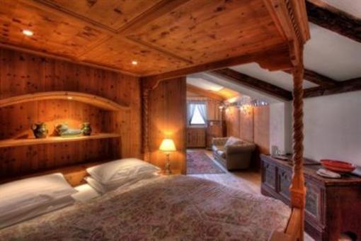 фото отеля Hotel La Perla Corvara in Badia