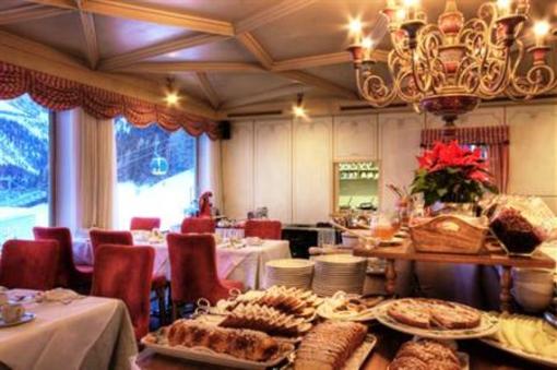 фото отеля Hotel La Perla Corvara in Badia