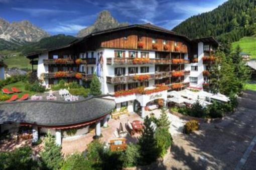фото отеля Hotel La Perla Corvara in Badia