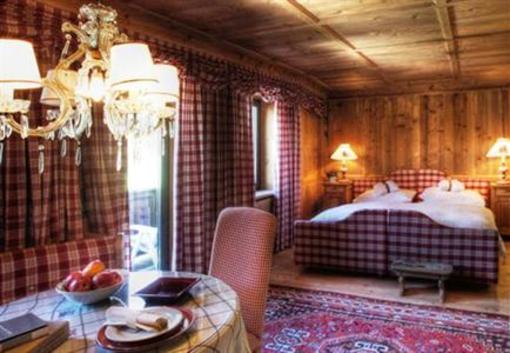 фото отеля Hotel La Perla Corvara in Badia