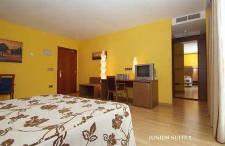 фото отеля Hotel Ciudad De Haro