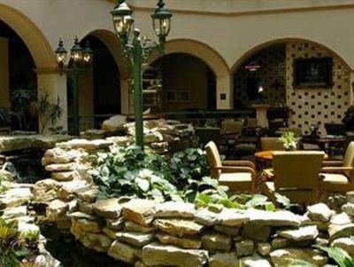 фото отеля Embassy Suites Hotel Nashville - Airport