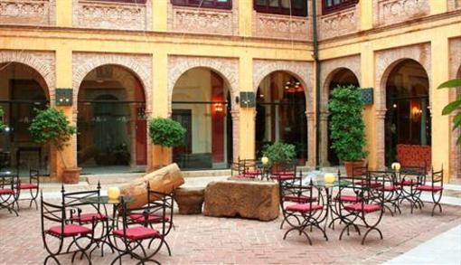 фото отеля Alcazar de la Reina Hotel