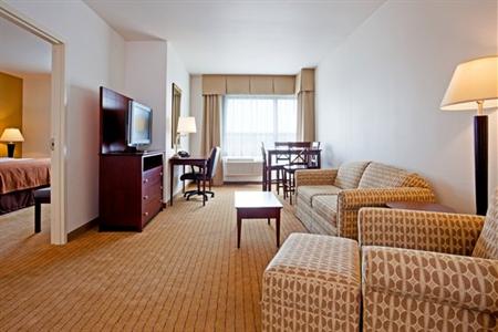 фото отеля Holiday Inn Madison at The American Center