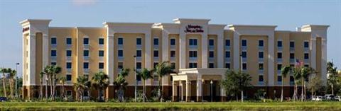 фото отеля Hampton Inn & Suites Fort Myers - Colonial Blvd