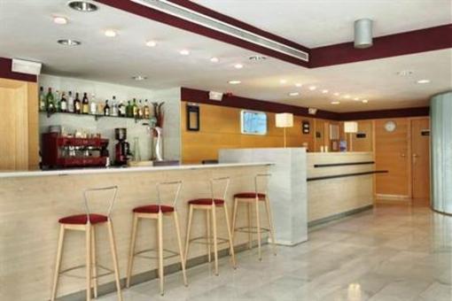 фото отеля Holiday Inn Express Madrid-Alcorcon