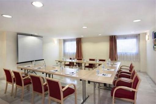 фото отеля Holiday Inn Express Madrid-Alcorcon