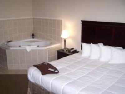 фото отеля BEST WESTERN Granbury Inn & Suites