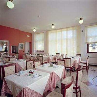 фото отеля Hotel Vittorio Desenzano Del Garda