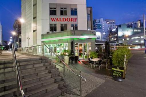фото отеля Stadium Waldorf Apartments Hotel