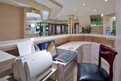 фото отеля Holiday Inn Express Vancouver