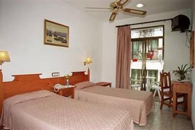фото отеля Hotel Neptuno Calella
