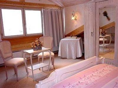фото отеля Auberge Du Haut Jardin Hotel Rehaupal