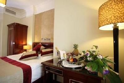 фото отеля Golden Triangle Hotel