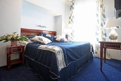 фото отеля Golden Triangle Hotel