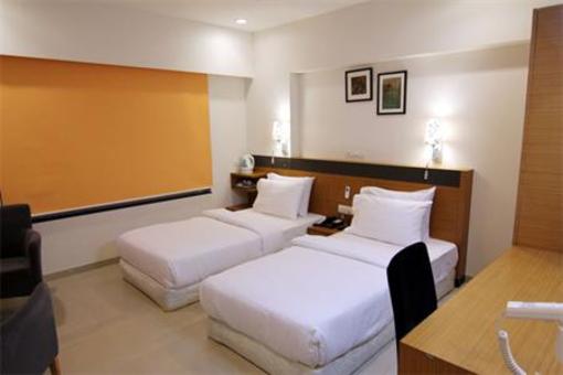 фото отеля HI 5 Hotel
