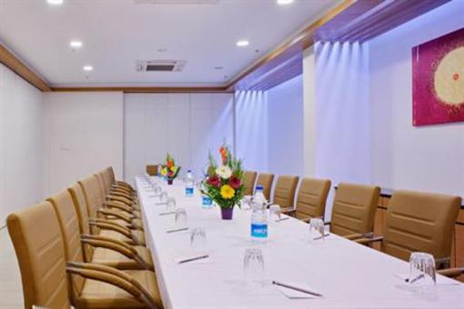 фото отеля HI 5 Hotel