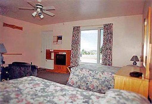 фото отеля Condotel Motel Canadien