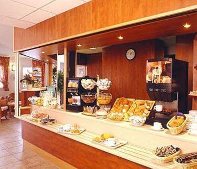 фото отеля Hotel Roi Soleil Strasbourg Holtzheim